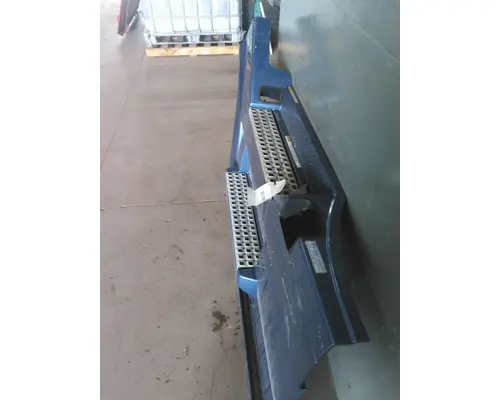 VOLVO VNL CAB SKIRTSIDE FAIRING