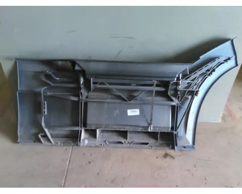 VOLVO VNL CAB SKIRTSIDE FAIRING