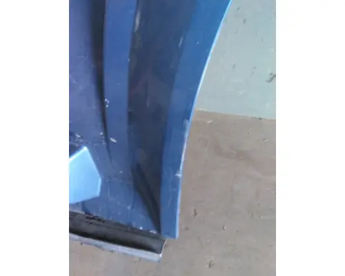 VOLVO VNL CAB SKIRTSIDE FAIRING