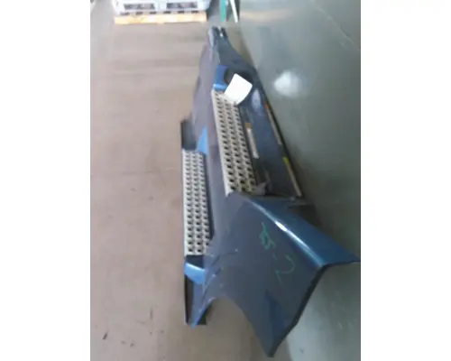 VOLVO VNL CAB SKIRTSIDE FAIRING