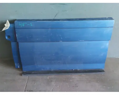 VOLVO VNL CAB SKIRTSIDE FAIRING