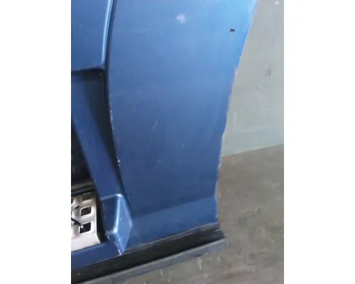 VOLVO VNL CAB SKIRTSIDE FAIRING