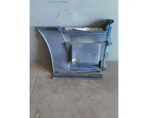 VOLVO VNL CAB SKIRTSIDE FAIRING