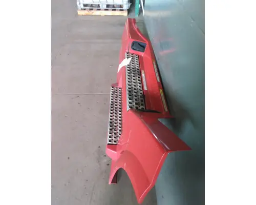 VOLVO VNL CAB SKIRTSIDE FAIRING