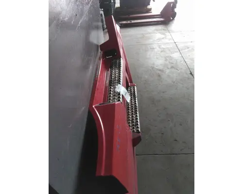 VOLVO VNL CAB SKIRTSIDE FAIRING