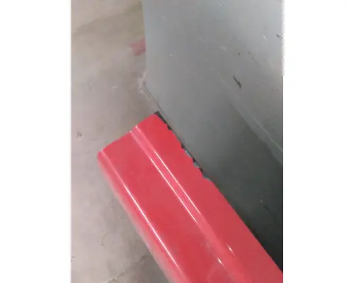 VOLVO VNL CAB SKIRTSIDE FAIRING