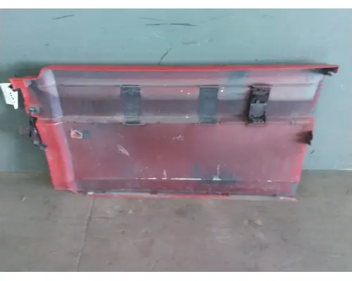 VOLVO VNL CAB SKIRTSIDE FAIRING