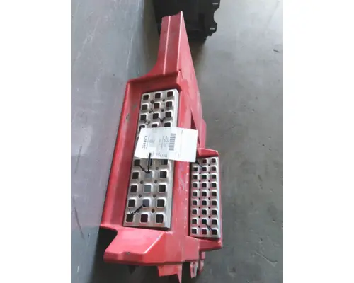 VOLVO VNL CAB SKIRTSIDE FAIRING