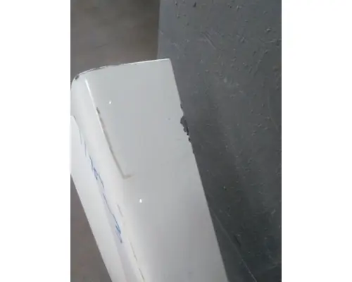 VOLVO VNL CAB SKIRTSIDE FAIRING