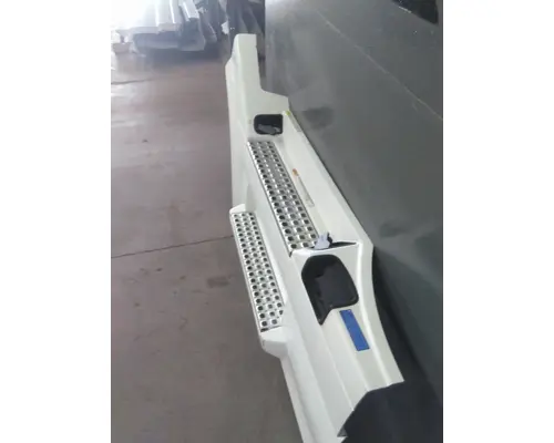 VOLVO VNL CAB SKIRTSIDE FAIRING