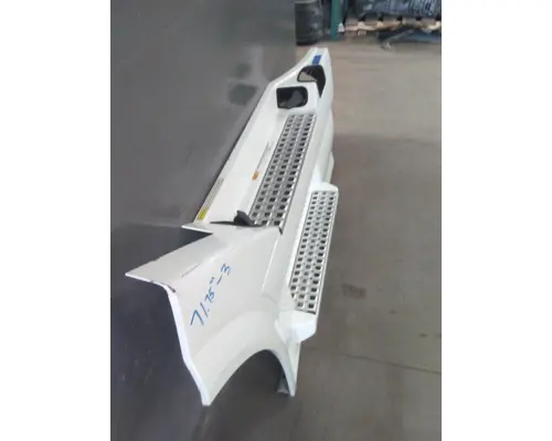 VOLVO VNL CAB SKIRTSIDE FAIRING