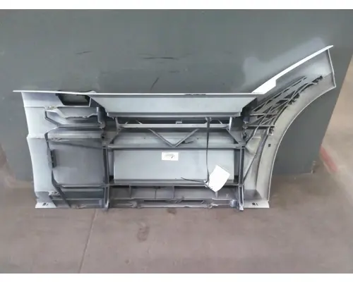 VOLVO VNL CAB SKIRTSIDE FAIRING