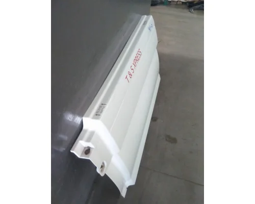 VOLVO VNL CAB SKIRTSIDE FAIRING