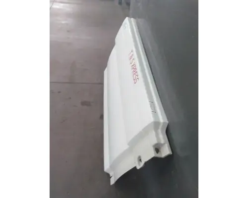 VOLVO VNL CAB SKIRTSIDE FAIRING