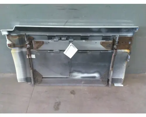 VOLVO VNL CAB SKIRTSIDE FAIRING