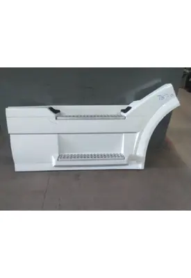 VOLVO VNL CAB SKIRT/SIDE FAIRING