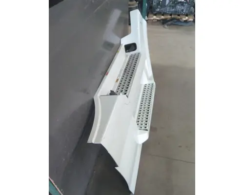 VOLVO VNL CAB SKIRTSIDE FAIRING
