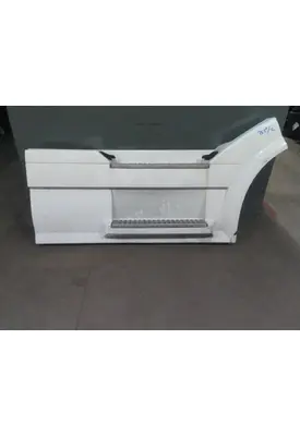 VOLVO VNL CAB SKIRT/SIDE FAIRING