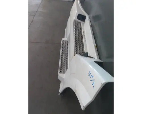 VOLVO VNL CAB SKIRTSIDE FAIRING