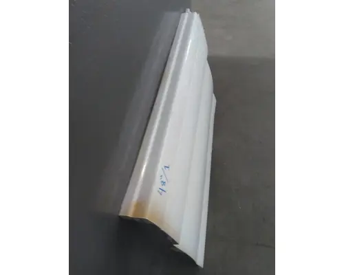 VOLVO VNL CAB SKIRTSIDE FAIRING