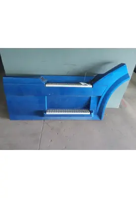 VOLVO VNL CAB SKIRT/SIDE FAIRING