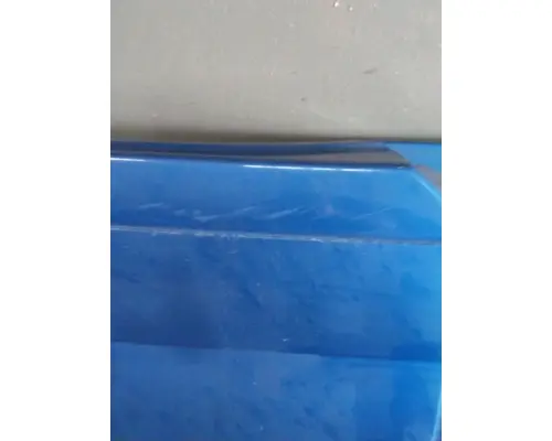 VOLVO VNL CAB SKIRTSIDE FAIRING