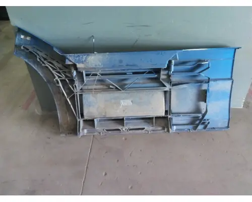 VOLVO VNL CAB SKIRTSIDE FAIRING