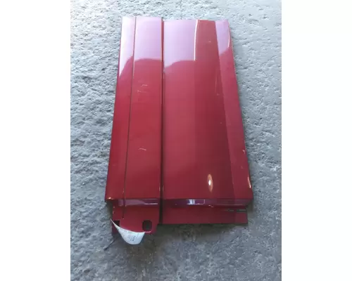 VOLVO VNL CAB SKIRTSIDE FAIRING