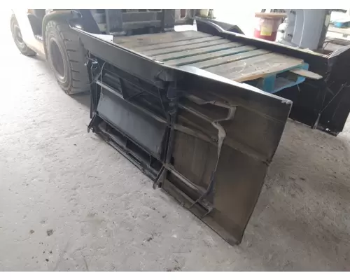 VOLVO VNL CAB SKIRTSIDE FAIRING