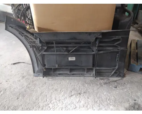 VOLVO VNL CAB SKIRTSIDE FAIRING