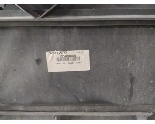 VOLVO VNL CAB SKIRTSIDE FAIRING