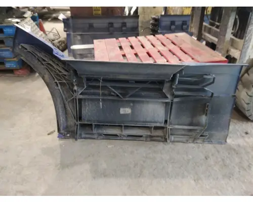 VOLVO VNL CAB SKIRTSIDE FAIRING