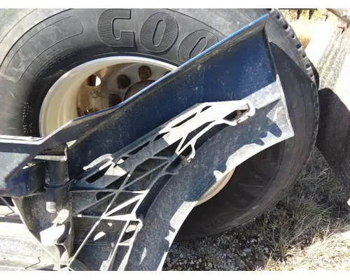 VOLVO VNL CAB SKIRTSIDE FAIRING