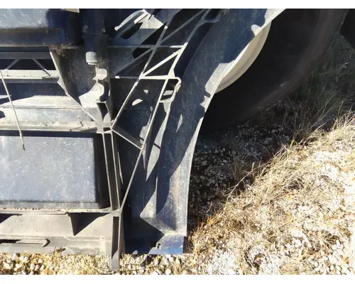 VOLVO VNL CAB SKIRTSIDE FAIRING