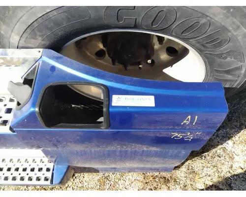 VOLVO VNL CAB SKIRTSIDE FAIRING