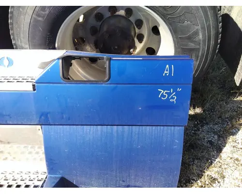 VOLVO VNL CAB SKIRTSIDE FAIRING