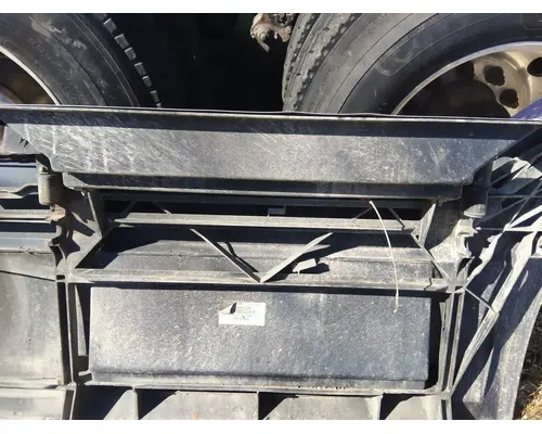 VOLVO VNL CAB SKIRTSIDE FAIRING