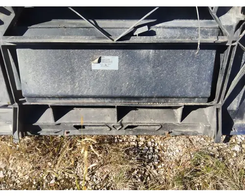 VOLVO VNL CAB SKIRTSIDE FAIRING