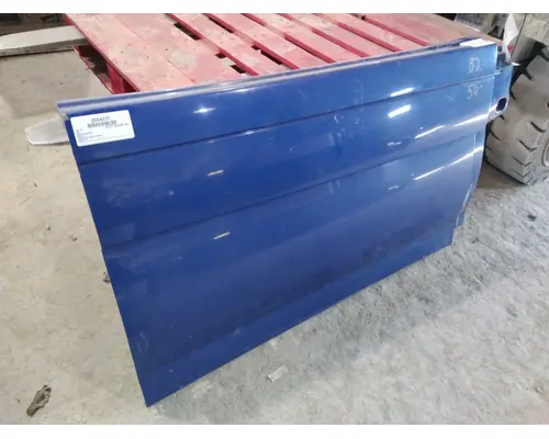 VOLVO VNL CAB SKIRTSIDE FAIRING