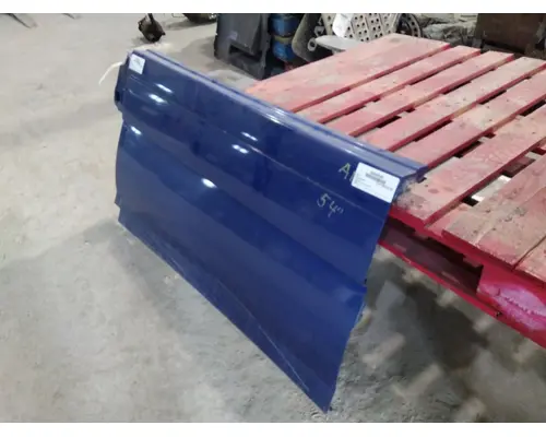 VOLVO VNL CAB SKIRTSIDE FAIRING