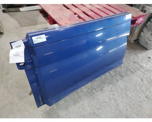 VOLVO VNL CAB SKIRTSIDE FAIRING