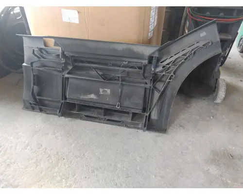 VOLVO VNL CAB SKIRTSIDE FAIRING