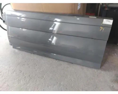 VOLVO VNL CAB SKIRTSIDE FAIRING