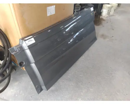 VOLVO VNL CAB SKIRTSIDE FAIRING