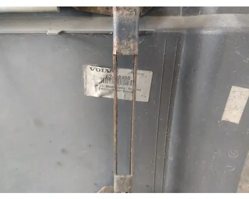 VOLVO VNL CAB SKIRTSIDE FAIRING