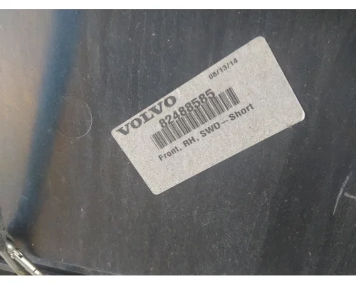 VOLVO VNL CAB SKIRTSIDE FAIRING