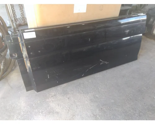VOLVO VNL CAB SKIRTSIDE FAIRING