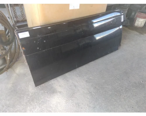 VOLVO VNL CAB SKIRTSIDE FAIRING
