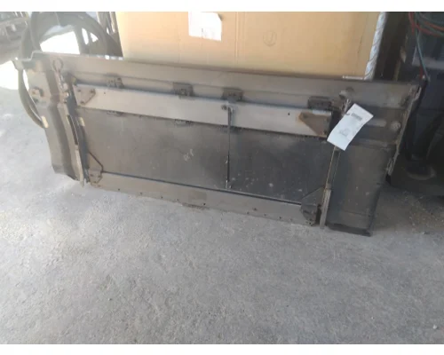 VOLVO VNL CAB SKIRTSIDE FAIRING