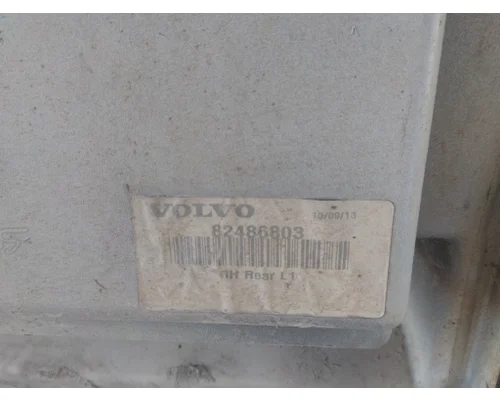 VOLVO VNL CAB SKIRTSIDE FAIRING